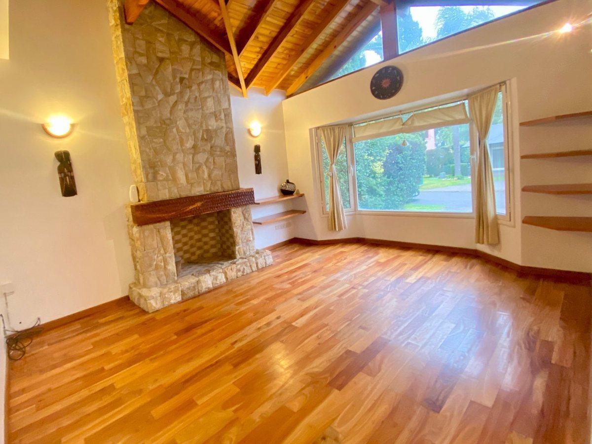 Foto de VENTA CASA 4 AMBIENTES - BANCO PROVINCIA, MORENO, imagen 1