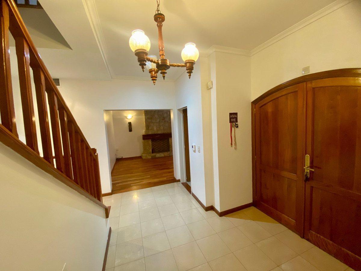 Foto de VENTA CASA 4 AMBIENTES - BANCO PROVINCIA, MORENO, imagen 2