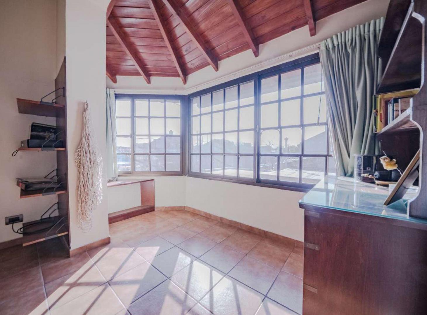 Foto de Venta casa 5 ambientes en Martínez, acepta permuta, imagen 2