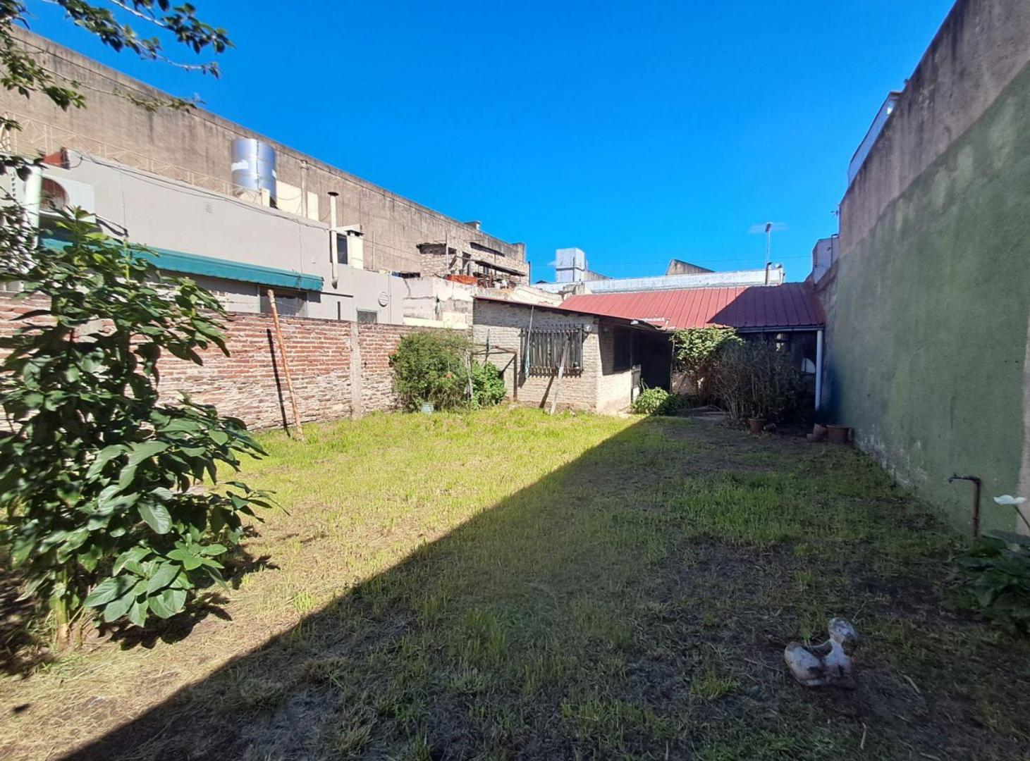 Foto de Venta casa terreno en Villa Lugano - Jardin, imagen 1
