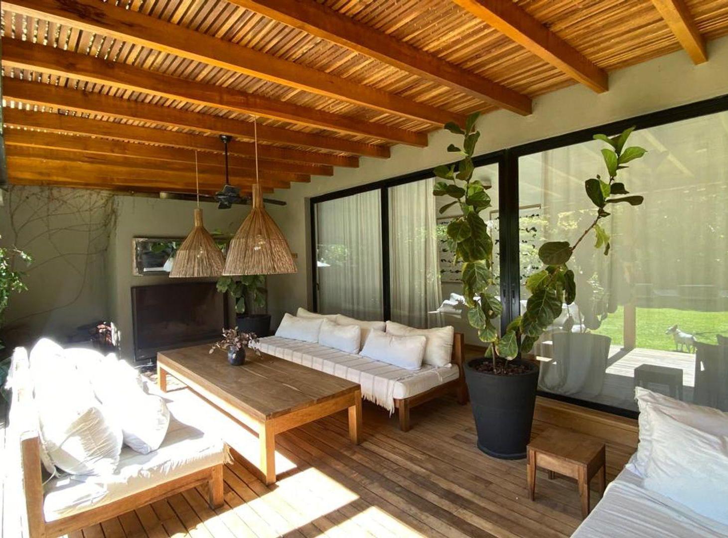 Foto de Casa en venta Highland Park | 3 suites, 1 planta, imagen 2