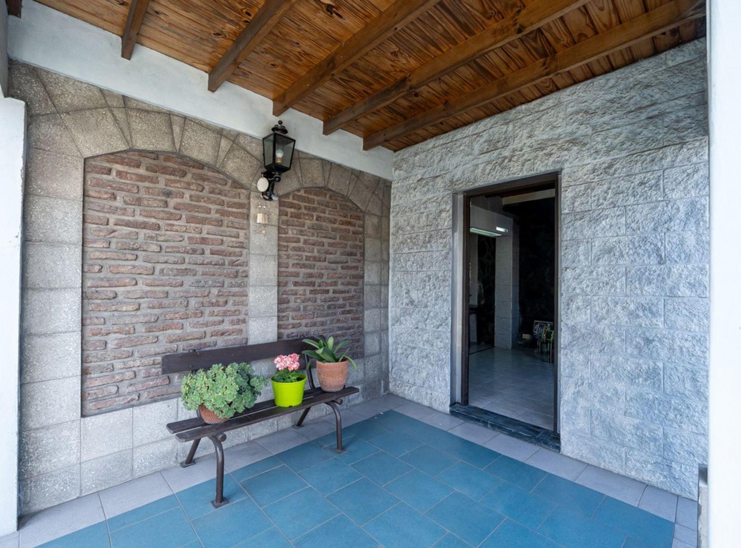 Foto de CASA EN VENTA 4 AMBIENTES CON COCHERA EN SAN JUSTO, imagen 3