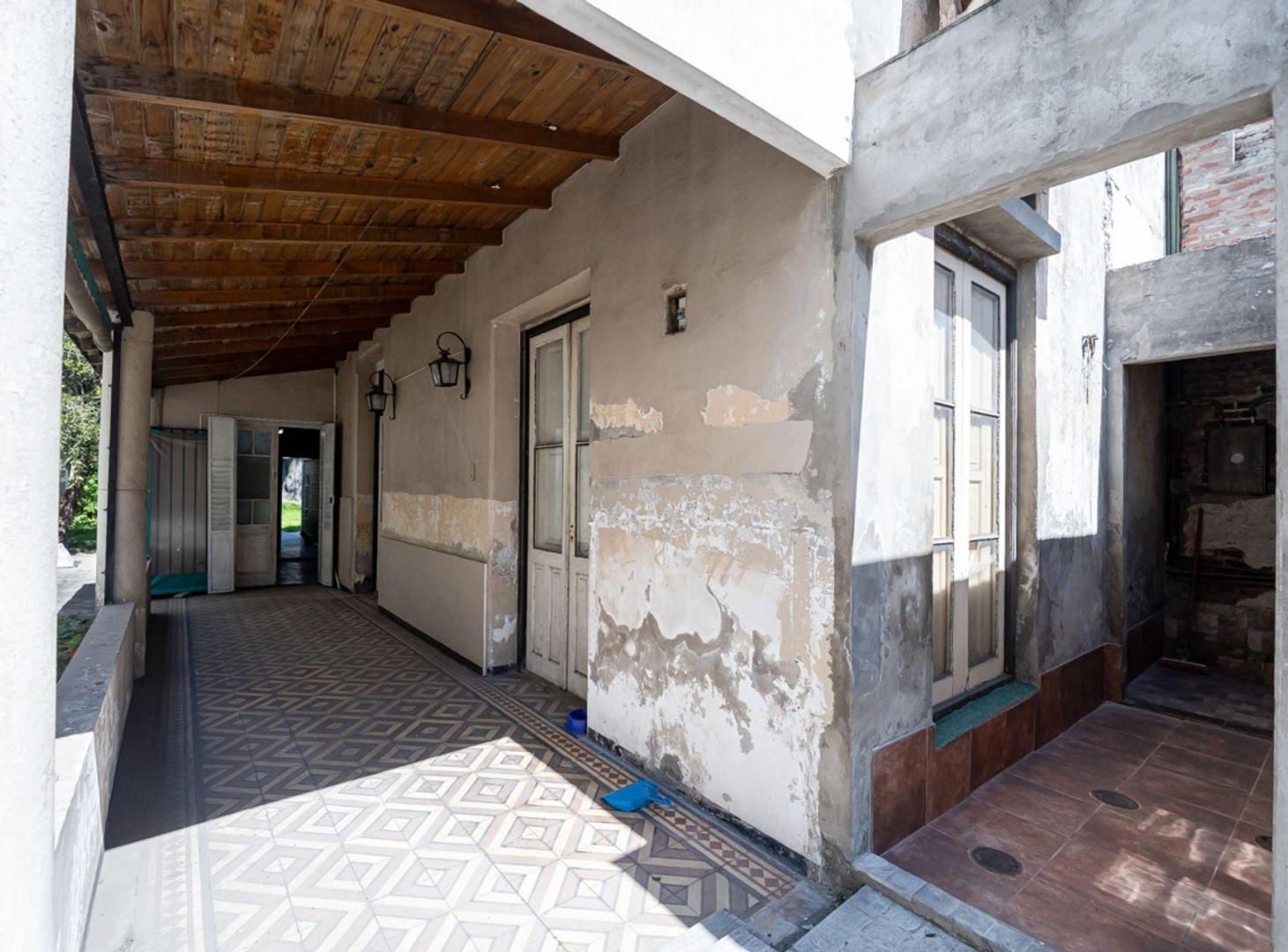 Foto de CASA EN VENTA CON LOTE DE 8,66 X 50 EN RAMOS MEJIA, imagen 2