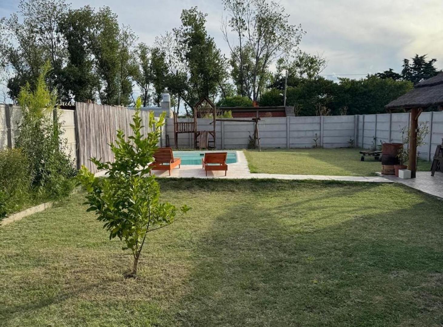 Foto de Casa con amplio parque, piscina y entorno natural, imagen 1