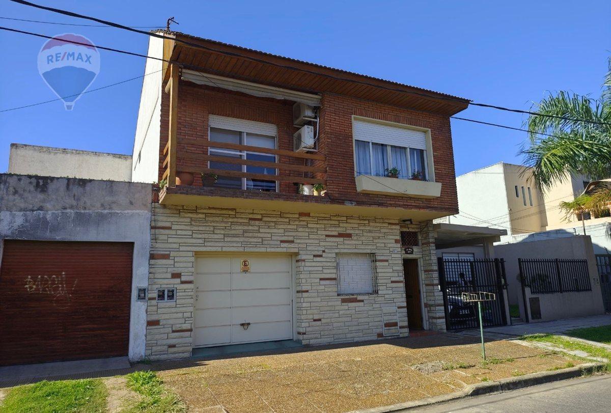 Foto de Venta casa 6 ambientes en J. L. Suarez garage, imagen 1