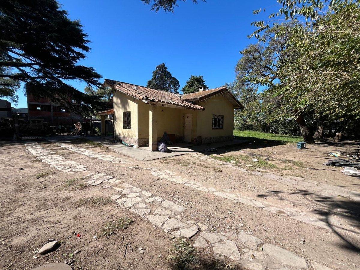 Foto de VENTA DE CASA Y PILETA EN BENAVIDEZ A REFACCIONAR, imagen 1