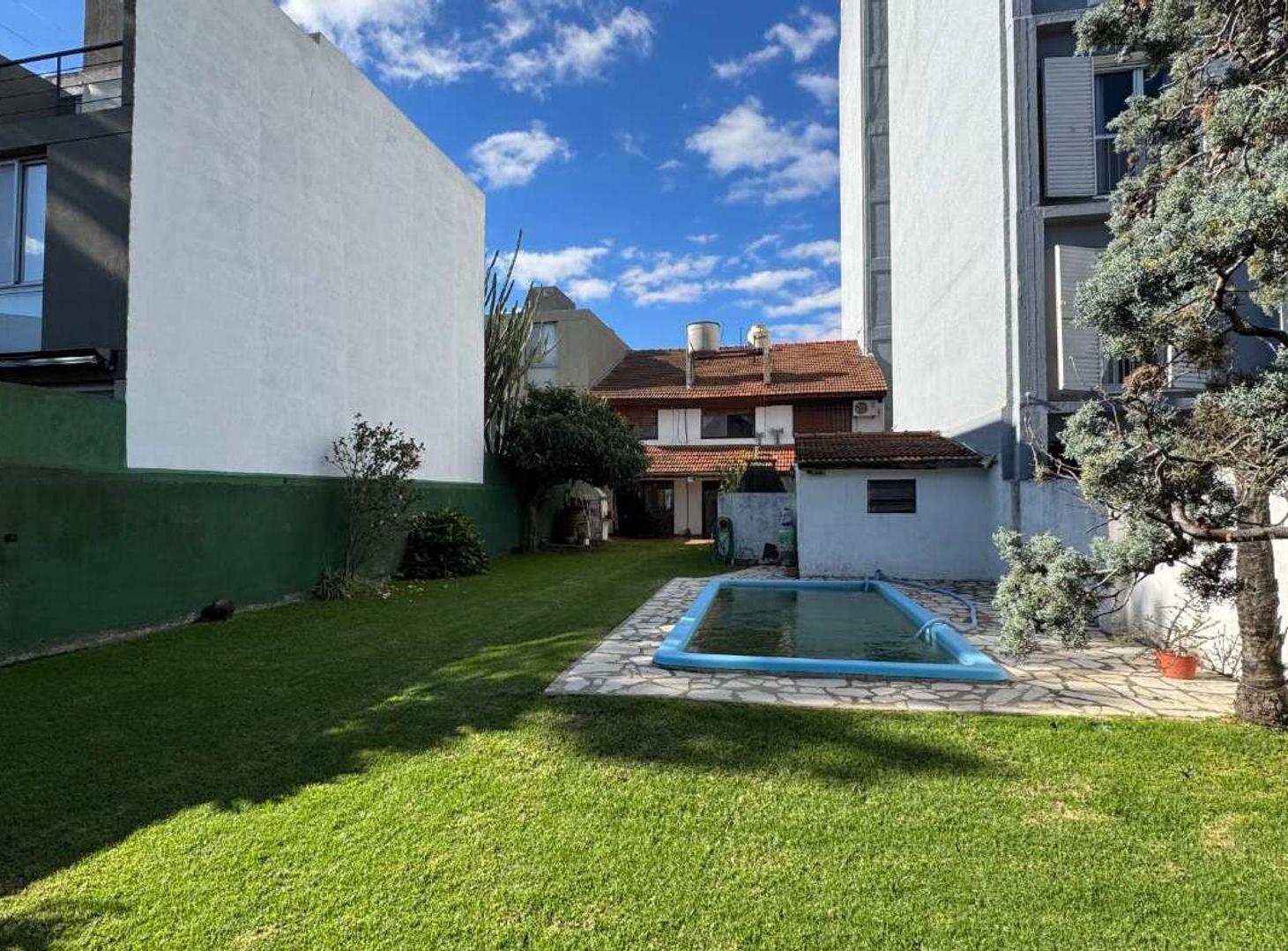 Foto de Venta Casa 4 dormitorios con jardín en Olivos, imagen 2