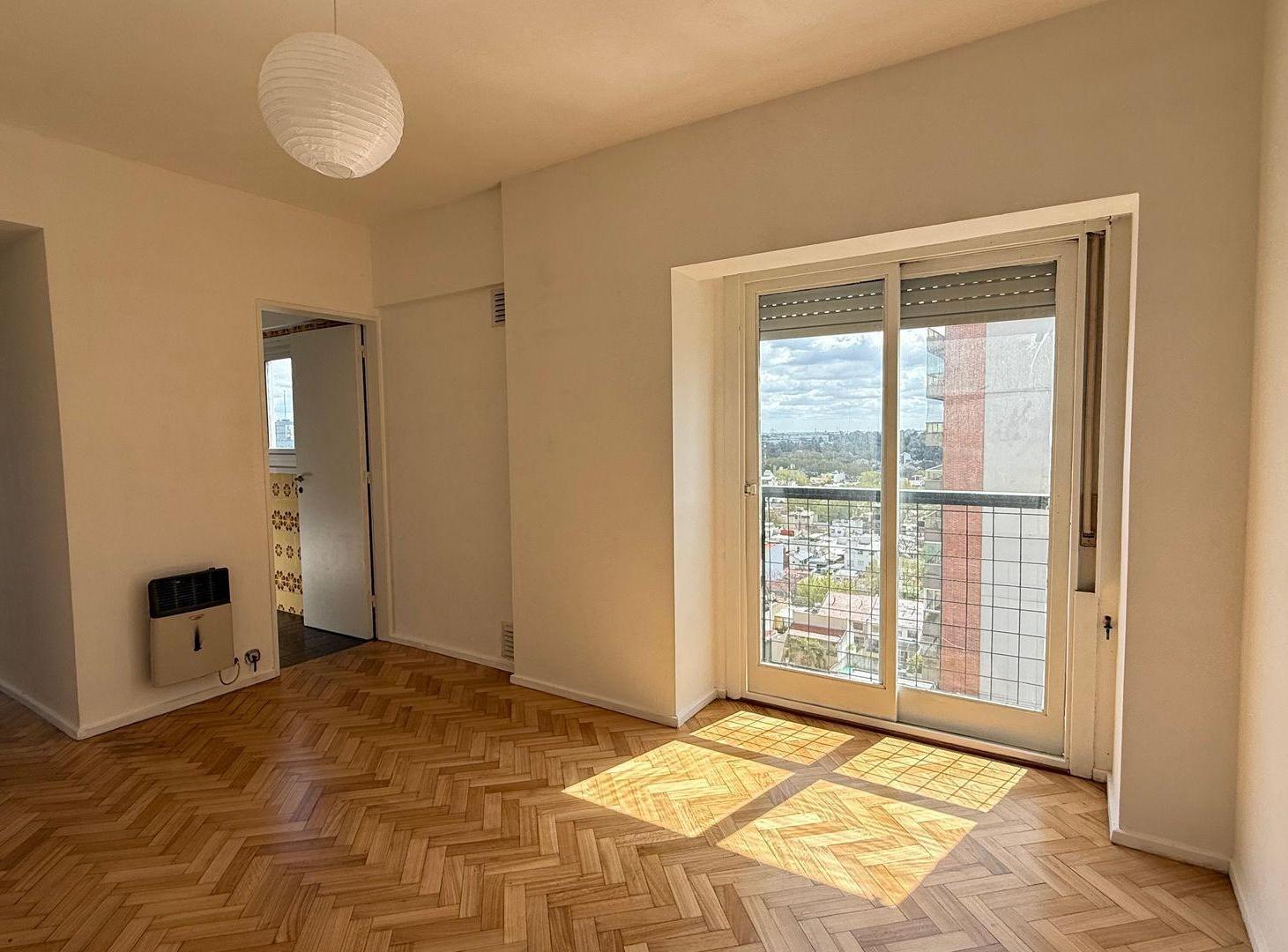 Foto de VENTA 2 AMB PISO 12 VISTA ABIERTA, SOL Y BAULERA, imagen 1
