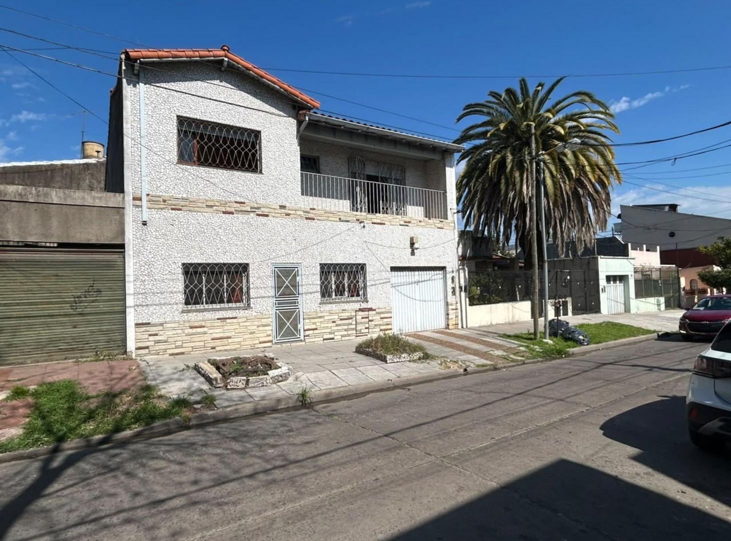 Foto de CASA EN VENTA 5 AMBIENTES VILLA BALLESTER, imagen 1