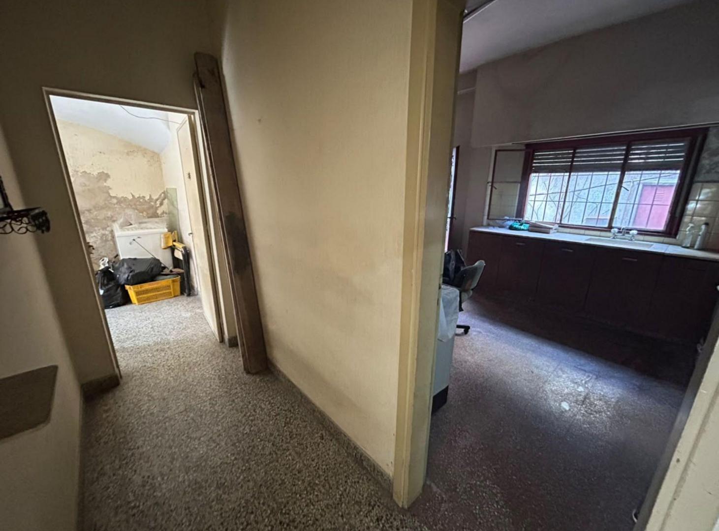 Foto de CASA EN VENTA 5 AMBIENTES VILLA BALLESTER, imagen 2