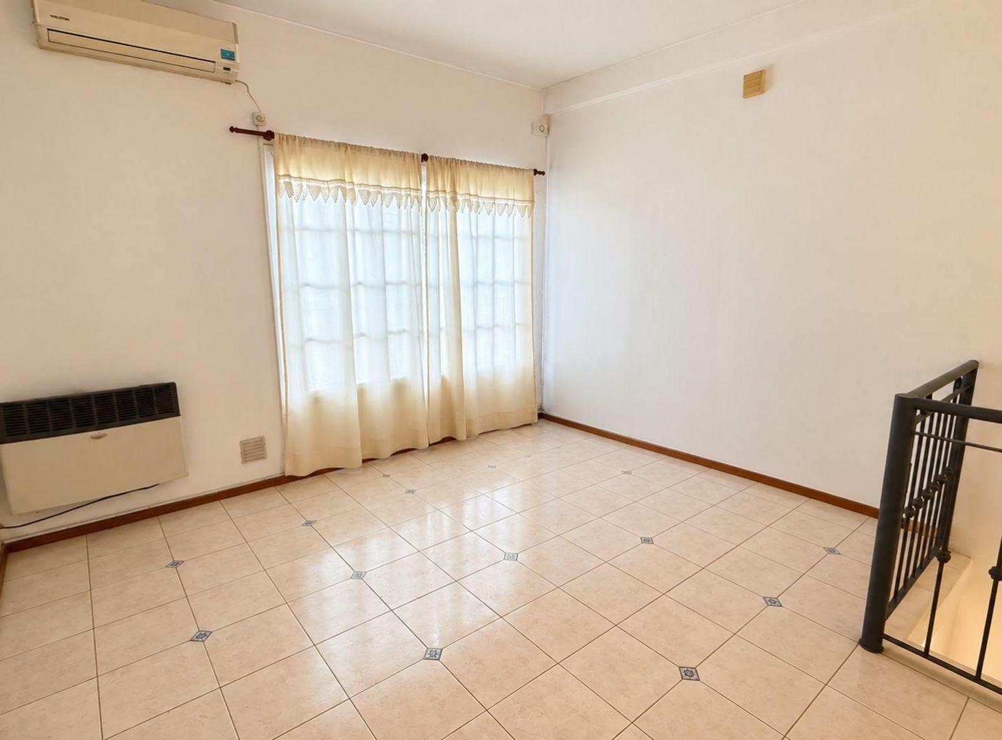 Foto de Alquier Olivos PH duplex 3 AMB con garage, patio, imagen 2