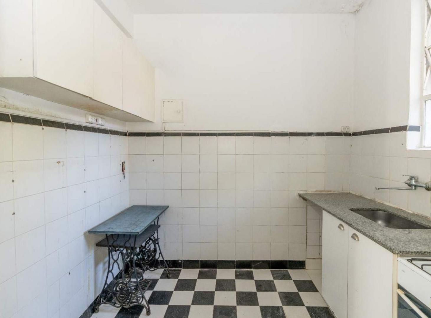 Foto de NVO! Lote de 577m2 con casa A Reciclar - Bajo SI, imagen 5