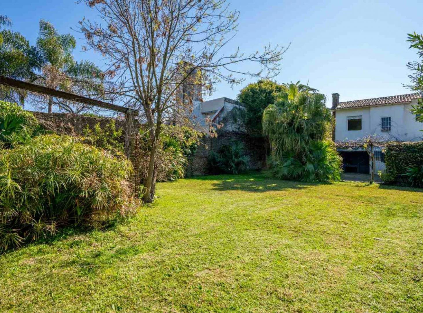 Foto de NVO! Lote de 577m2 con casa A Reciclar - Bajo SI, imagen 2