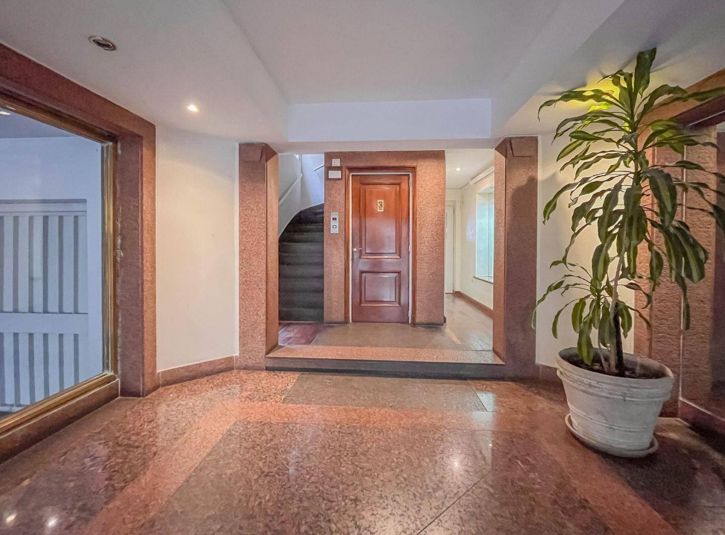 Foto de VENTA 3 AMBIENTES EN BELGRANO CON COCHERA, imagen 1