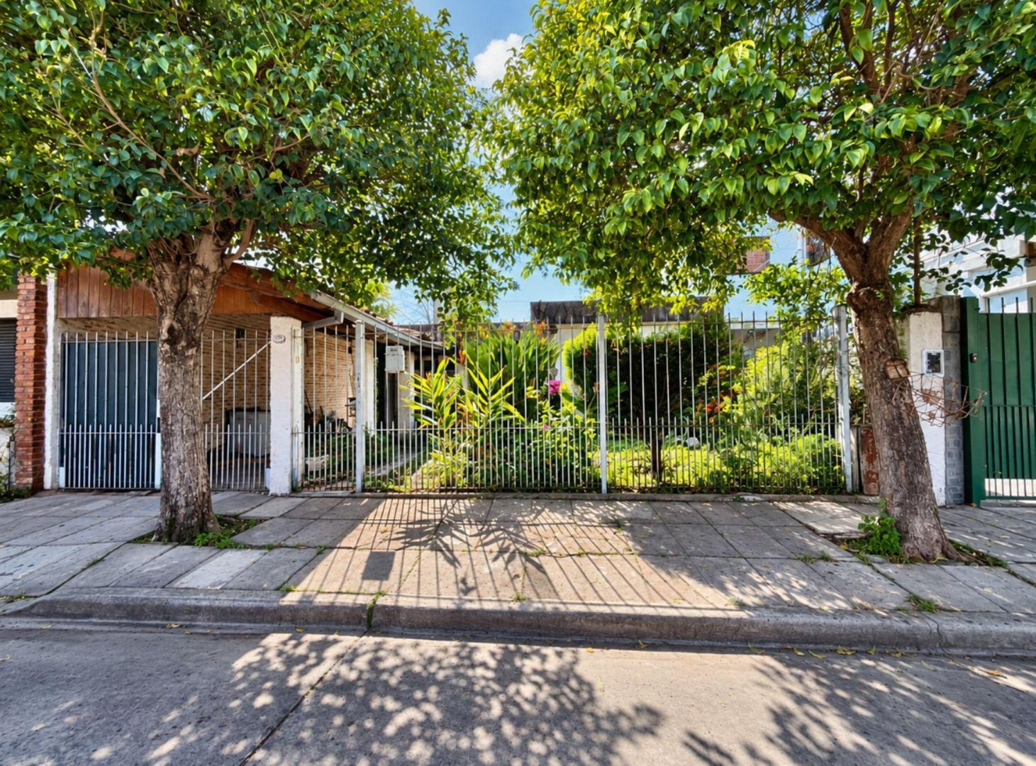 Foto de CASA CON LOTE PROPIO Y POTENCIAL DE PROYECTO, imagen 5