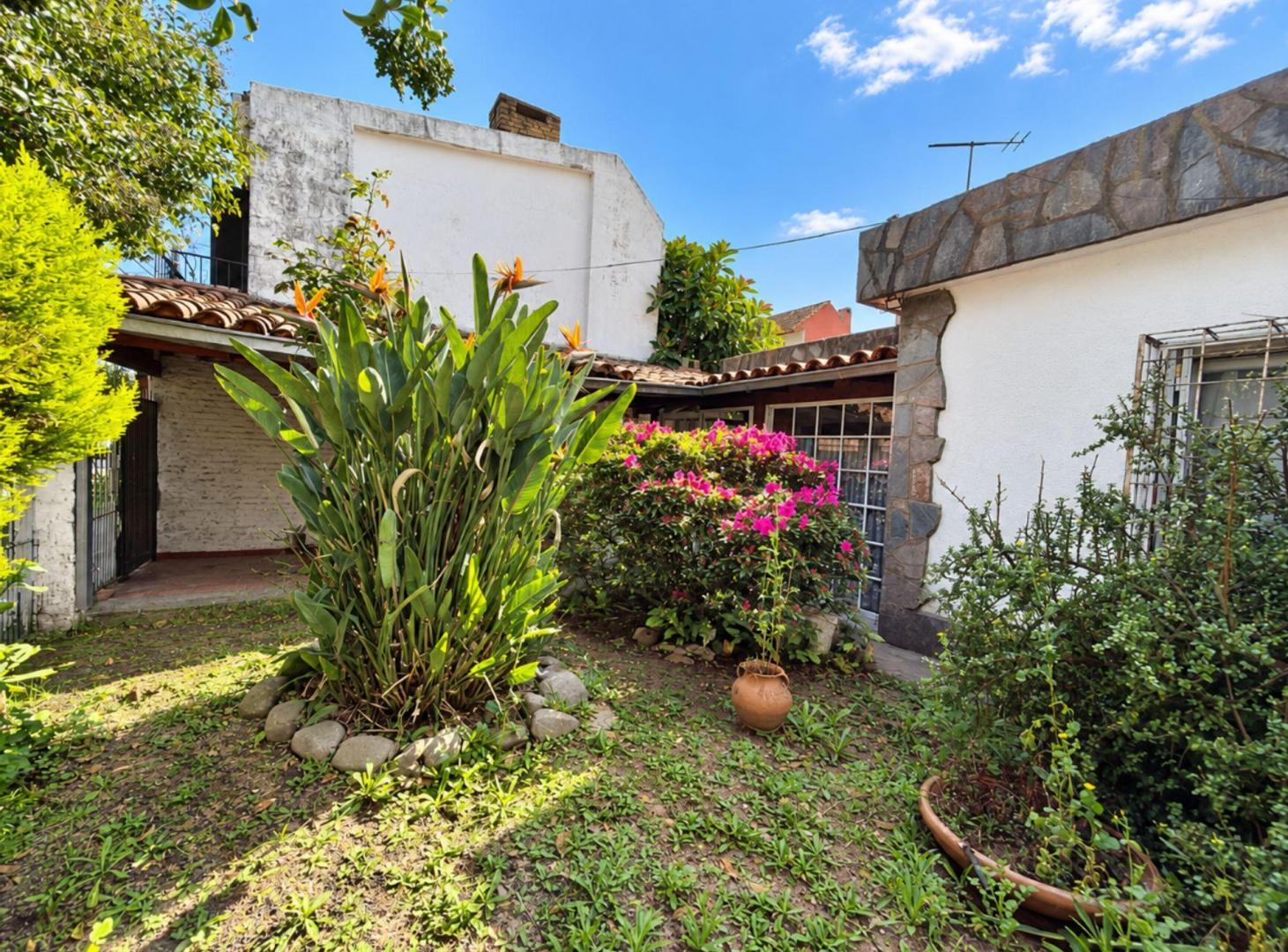 Foto de CASA CON LOTE PROPIO Y POTENCIAL DE PROYECTO, imagen 3