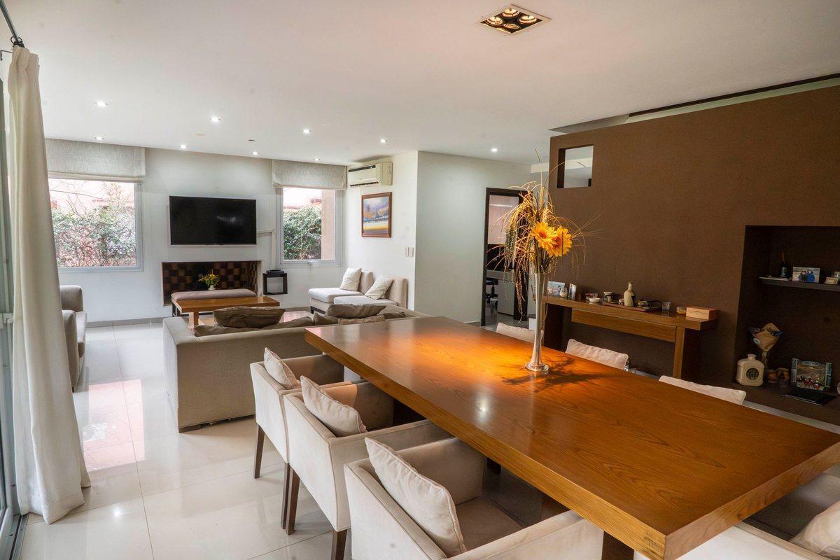 Foto de CASA EN VENTA EN SEPTIEMBRE LOTE INTERNO 5 AMB, imagen 4