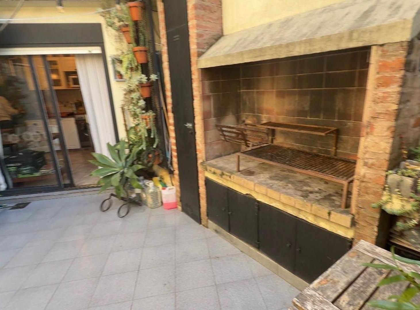 Foto de VENTA PH 3 AMB SAENZ PEÑA PATIO EXCELENTE UBICADO, imagen 1