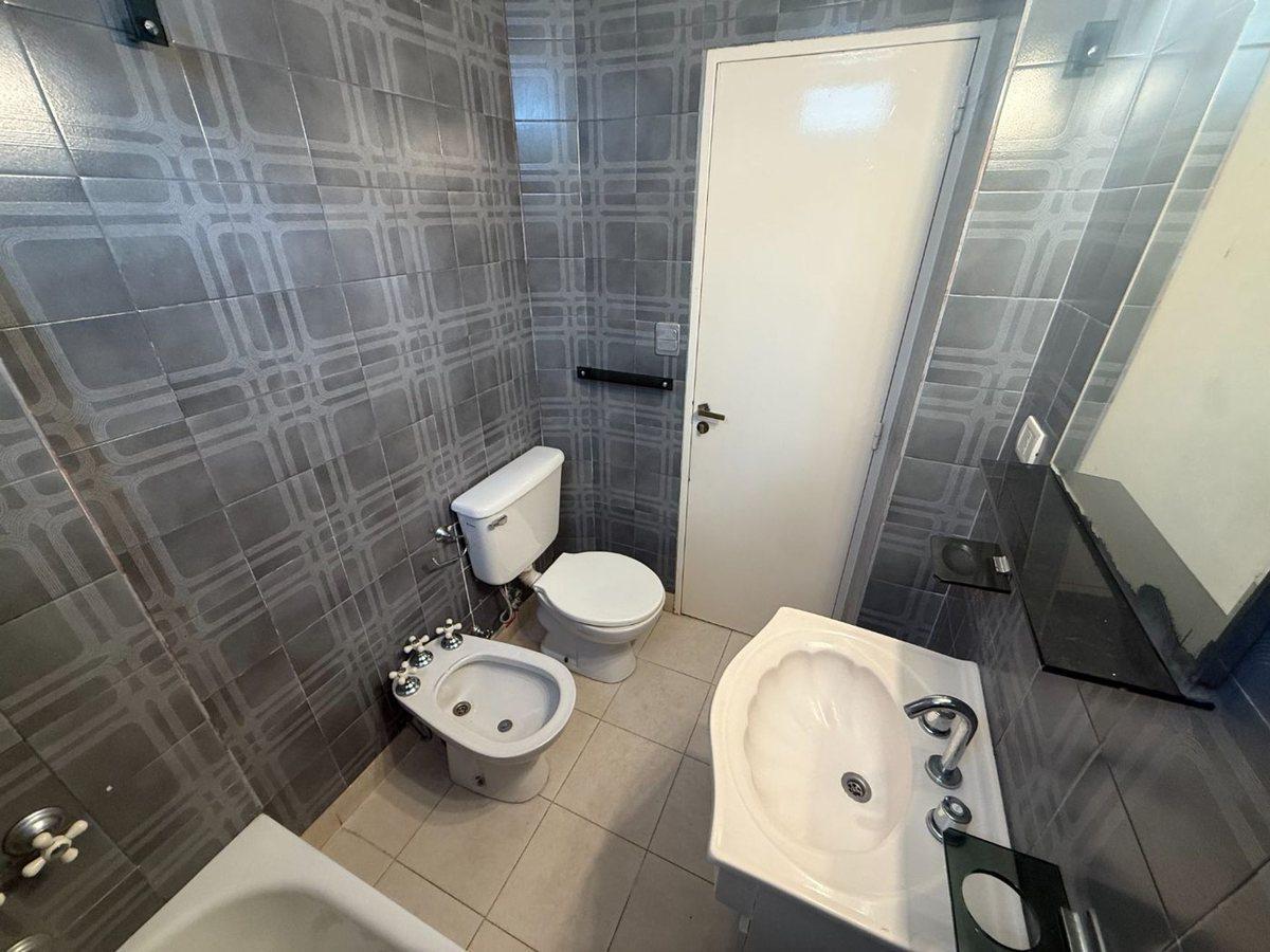 Foto de VENTA DEPARTAMENTO 3 AMB AMPLIO EN VICENTE LOPEZ, imagen 2