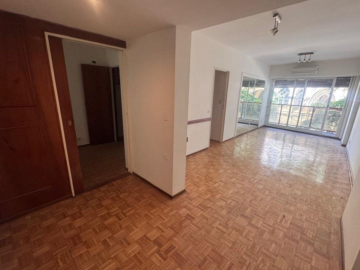 Foto de Venta dpto 5 amb, escritorio y balcón en Recoleta, imagen 2
