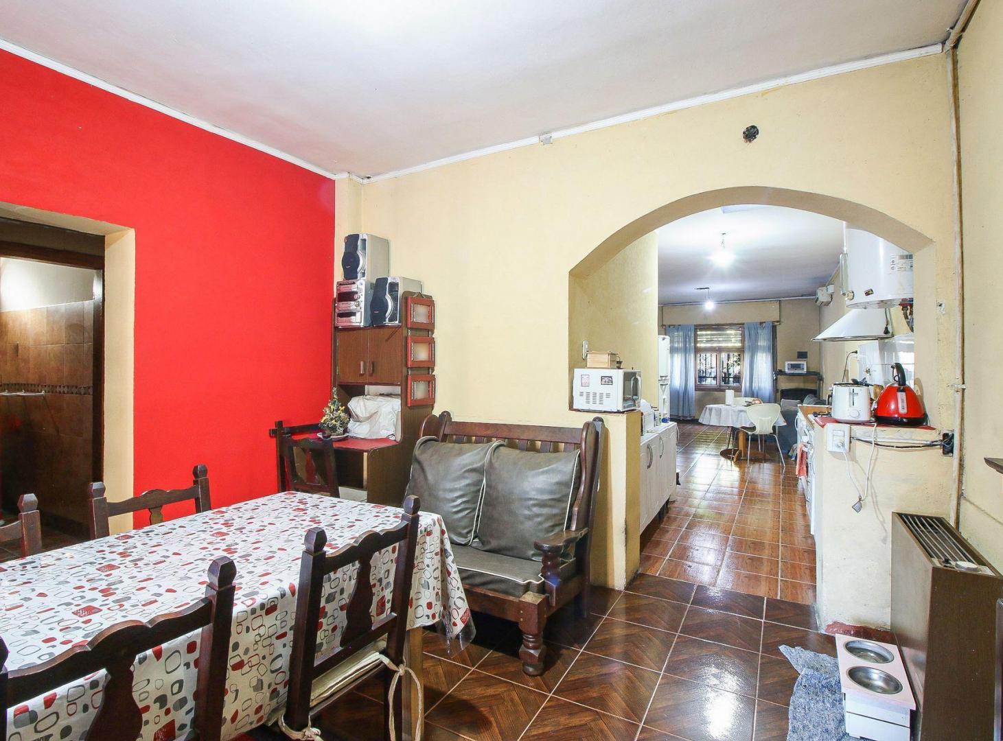 Foto de VENTA 4 AMB EN BURZACO CON JARDIN Y POTENCIAL, imagen 5