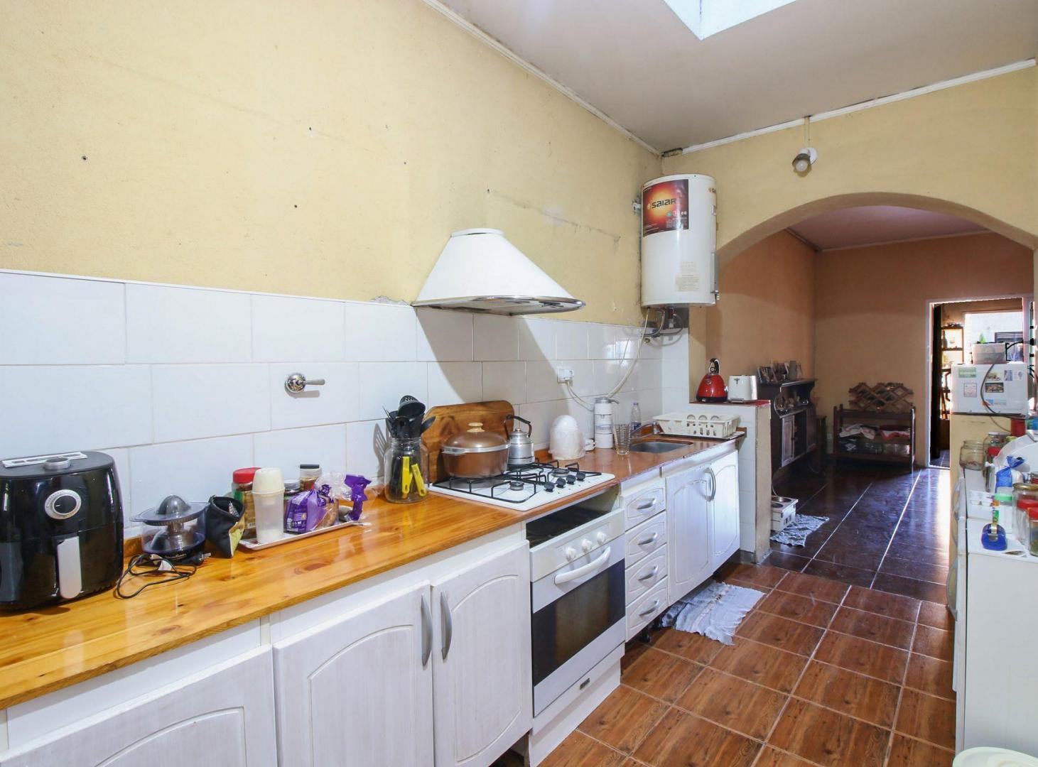 Foto de VENTA 4 AMB EN BURZACO CON JARDIN Y POTENCIAL, imagen 4