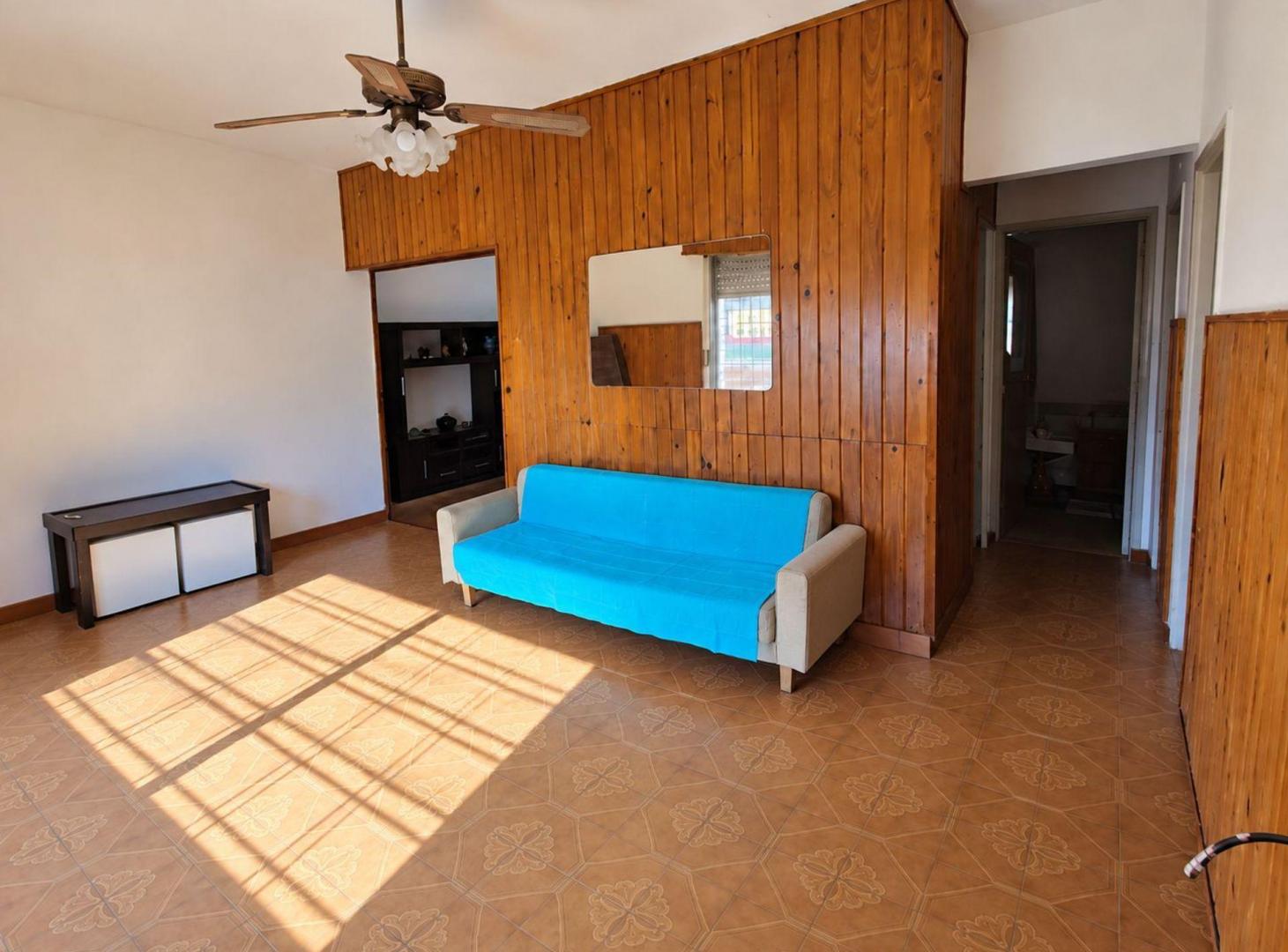 Foto de Casa 4 dorm con pileta y quincho en Villa de Mayo, imagen 2
