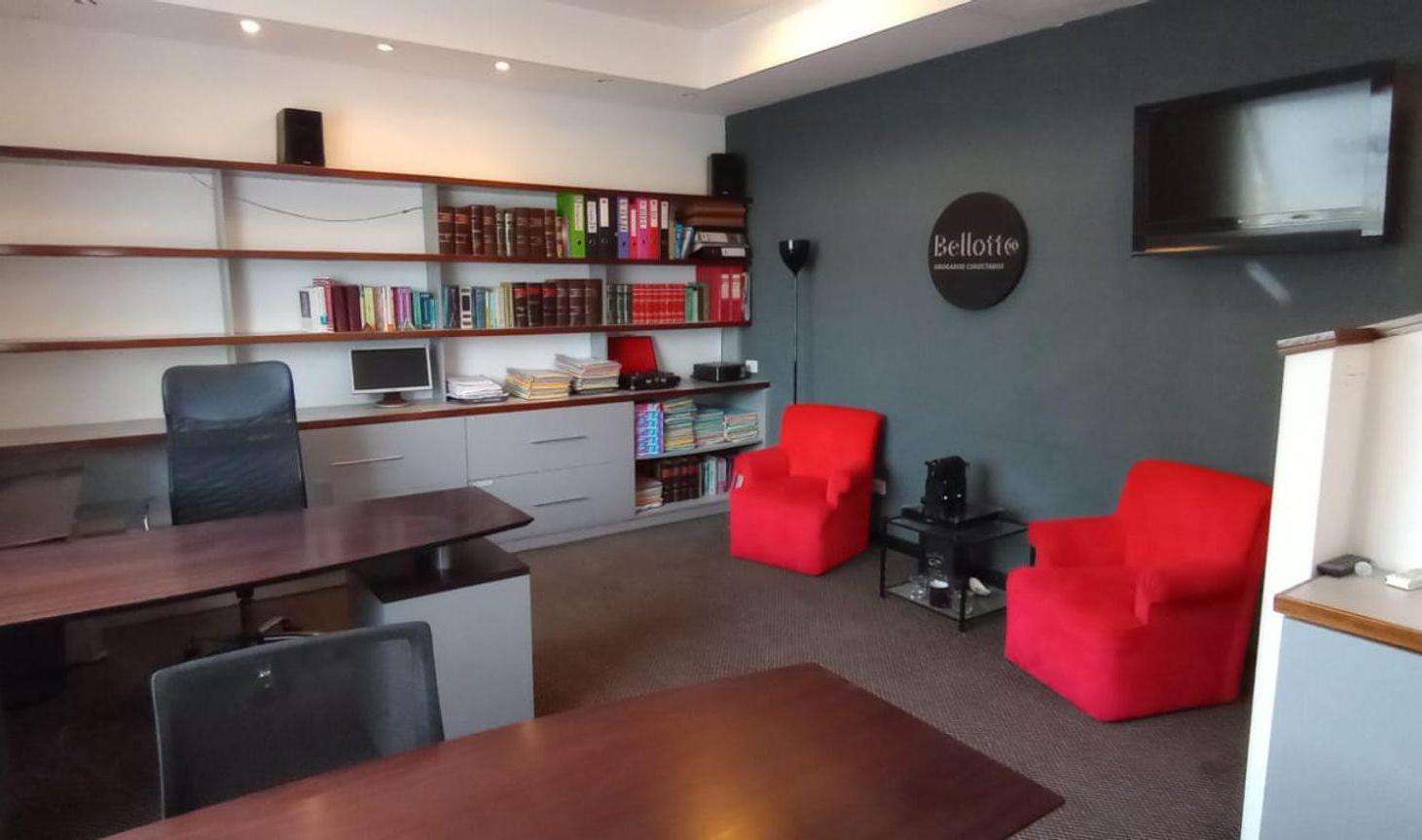 Foto de VENTA OFICINA EN CENTRO DE SAN ISIDRO, imagen 3