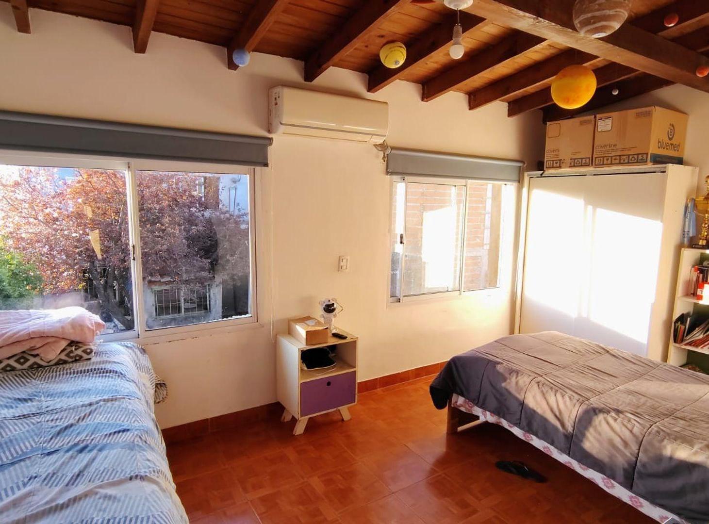 Foto de CASA MULTIFAMILIAR EN LOTE DE 300M2, imagen 2