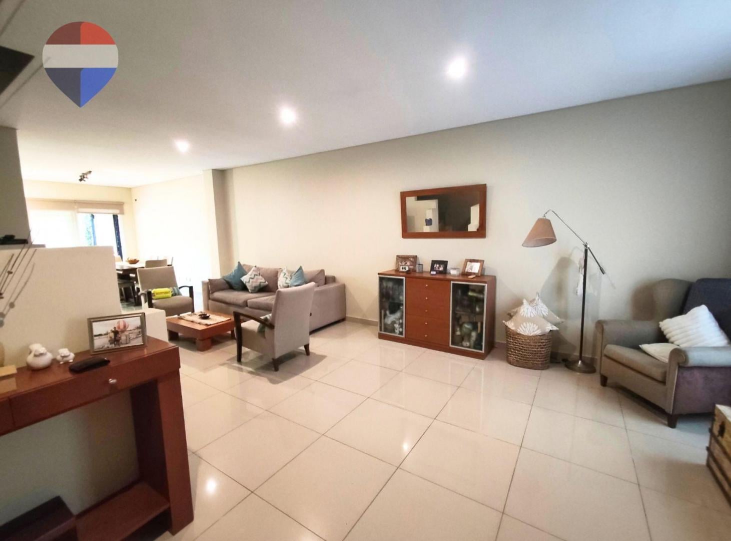 Foto de Ventan casa duplex 5 amb parque garage 4 autos, imagen 4