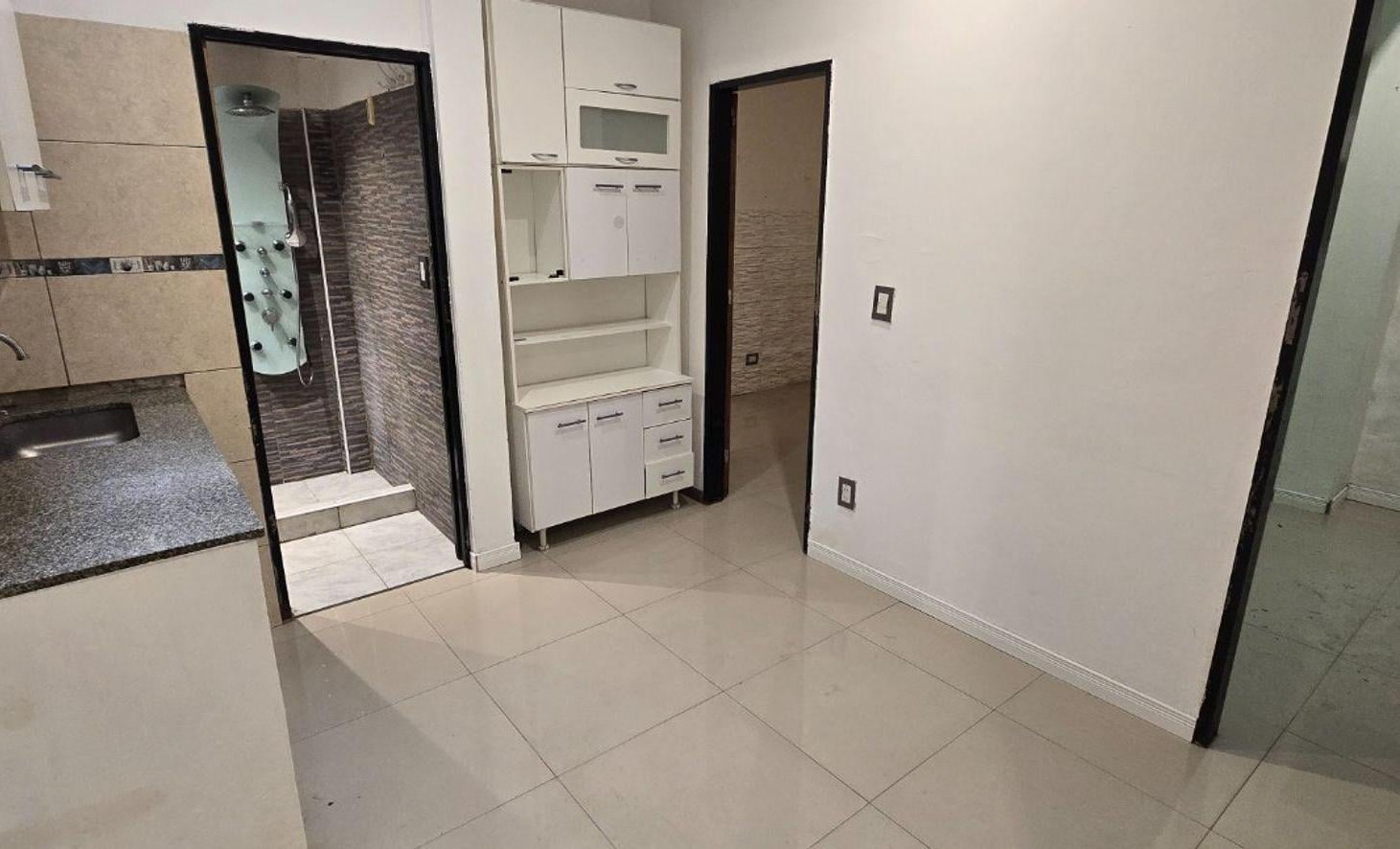 Foto de VENTA PH DOS AMBIENTES Y MEDIO MUNRO OPORTUNIDAD, imagen 2