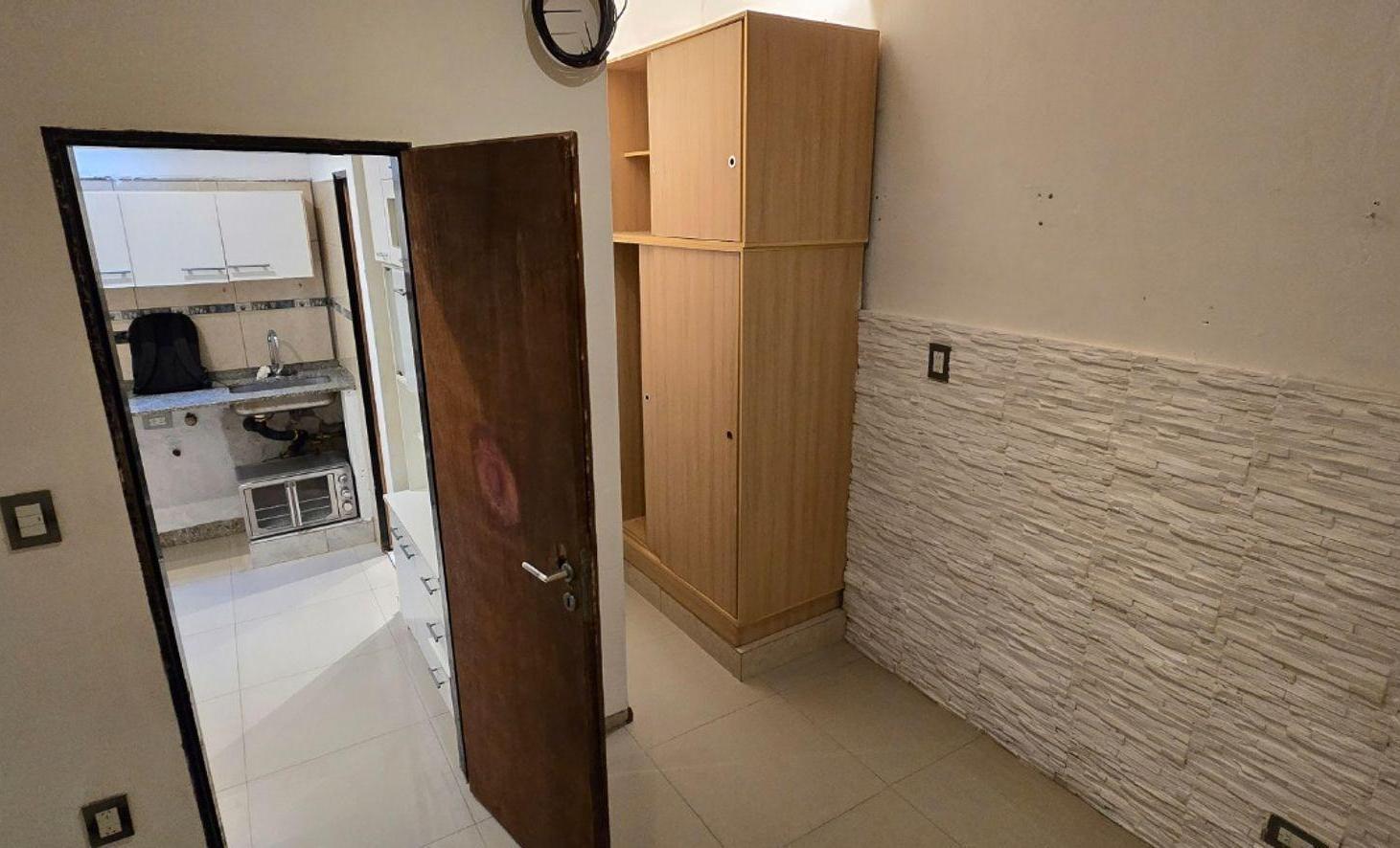 Foto de VENTA PH DOS AMBIENTES Y MEDIO MUNRO OPORTUNIDAD, imagen 1