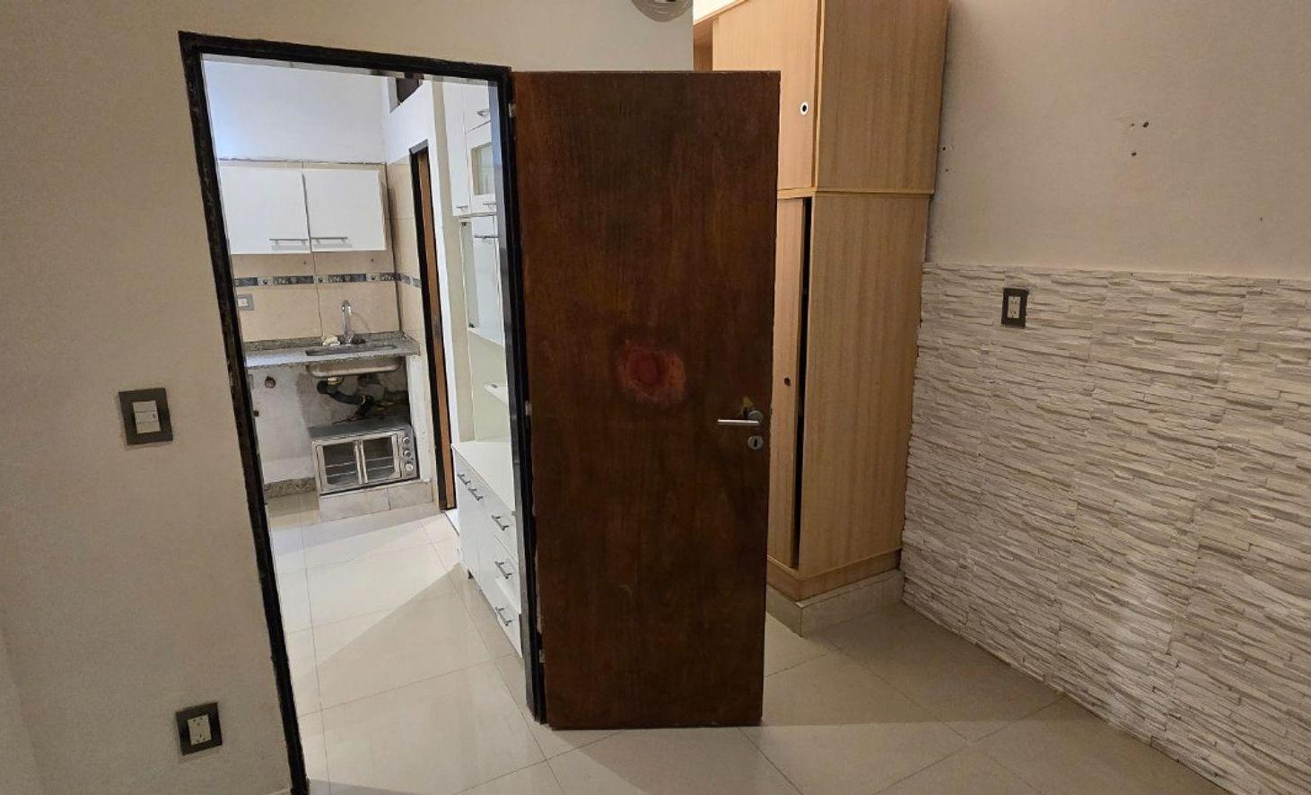 Foto de VENTA PH DOS AMBIENTES Y MEDIO MUNRO OPORTUNIDAD, imagen 5