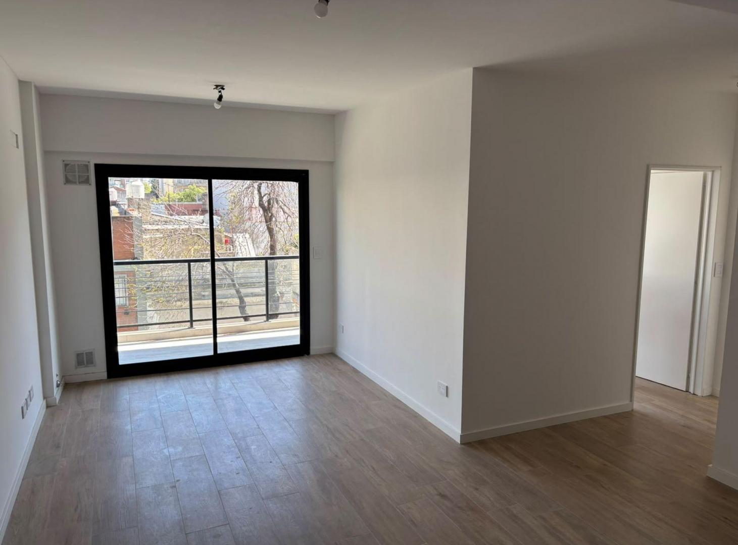 Foto de Departamento en Alquiler 3 ambientes Parque Chas, imagen 1