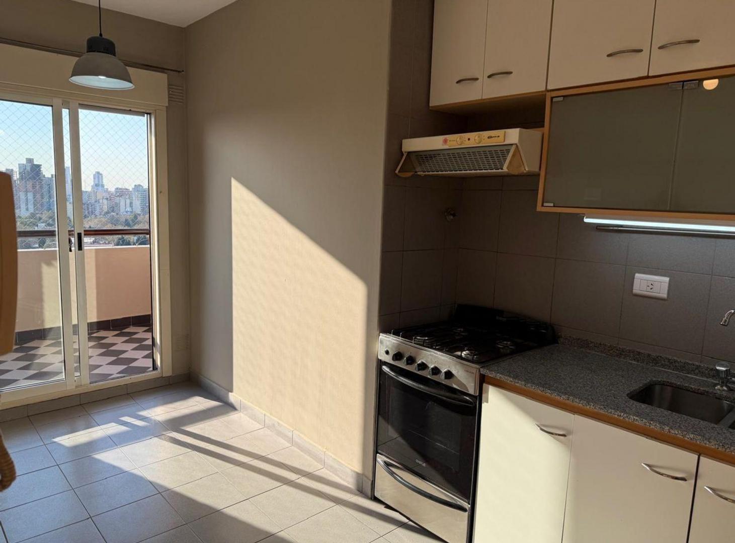 Foto de DEPARTAMENTO EN VENTA TEMPERLEY 3 AMB BALCON COCH, imagen 4