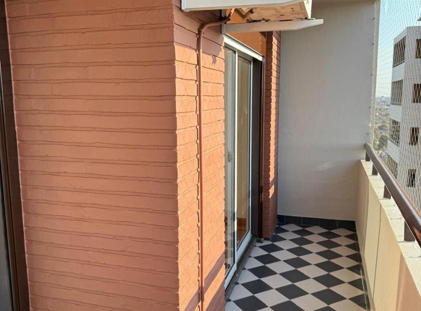 Foto de DEPARTAMENTO EN VENTA TEMPERLEY 3 AMB BALCON COCH, imagen 5