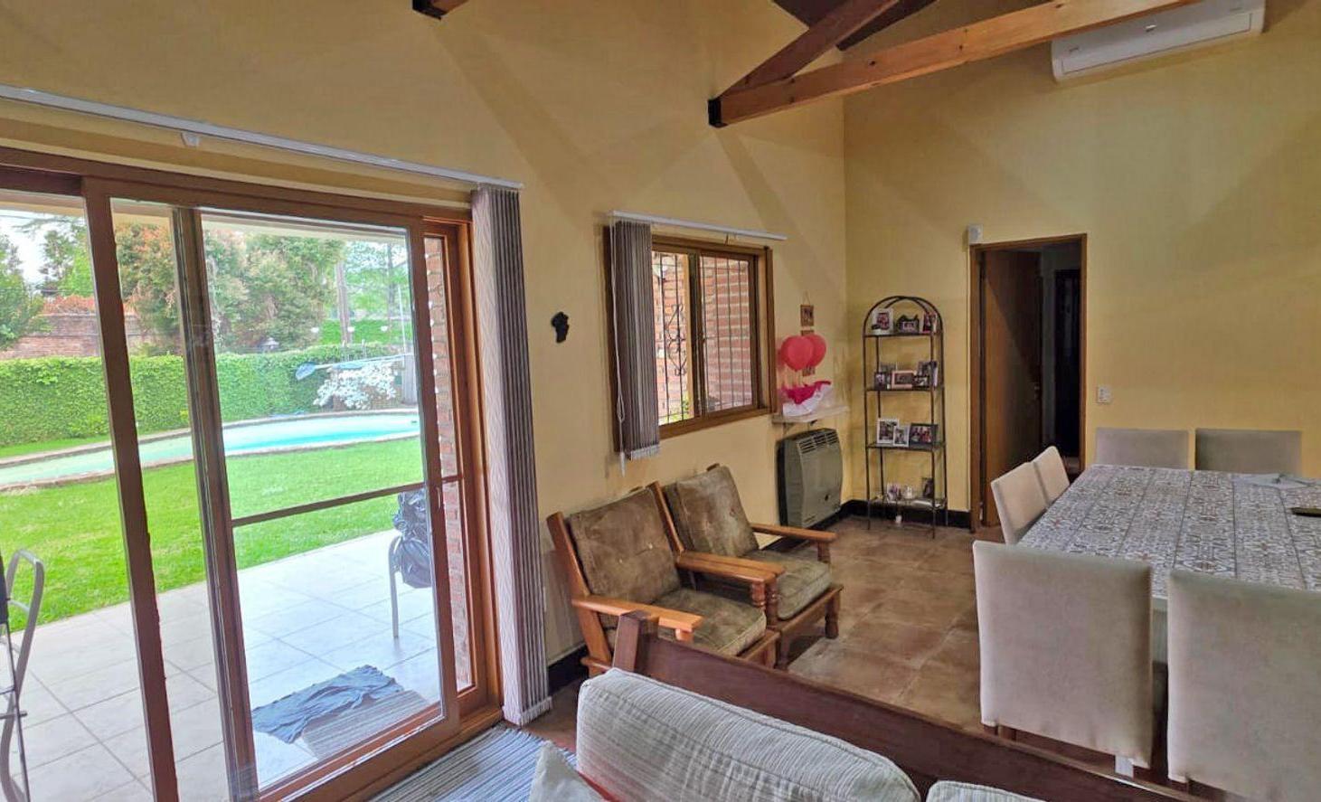 Foto de VENTA CASA 4 AMB. CON PILETA EN MANUEL ALBERTI, imagen 3