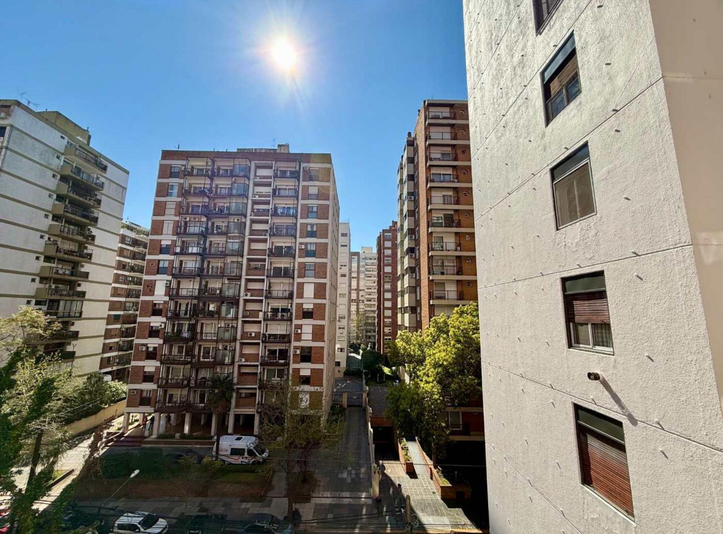 Foto de Departamento en venta Acassuso 3 ambientes balcon, imagen 2