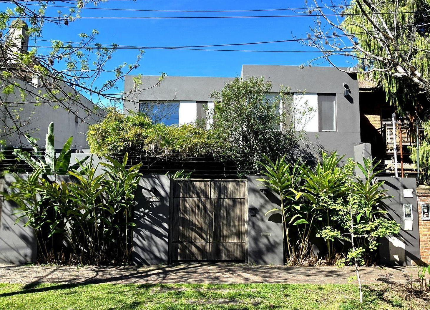 Foto de CASA EN VENTA MARTINEZ 5 AMB JARDIN COCH DISEÑO, imagen 2