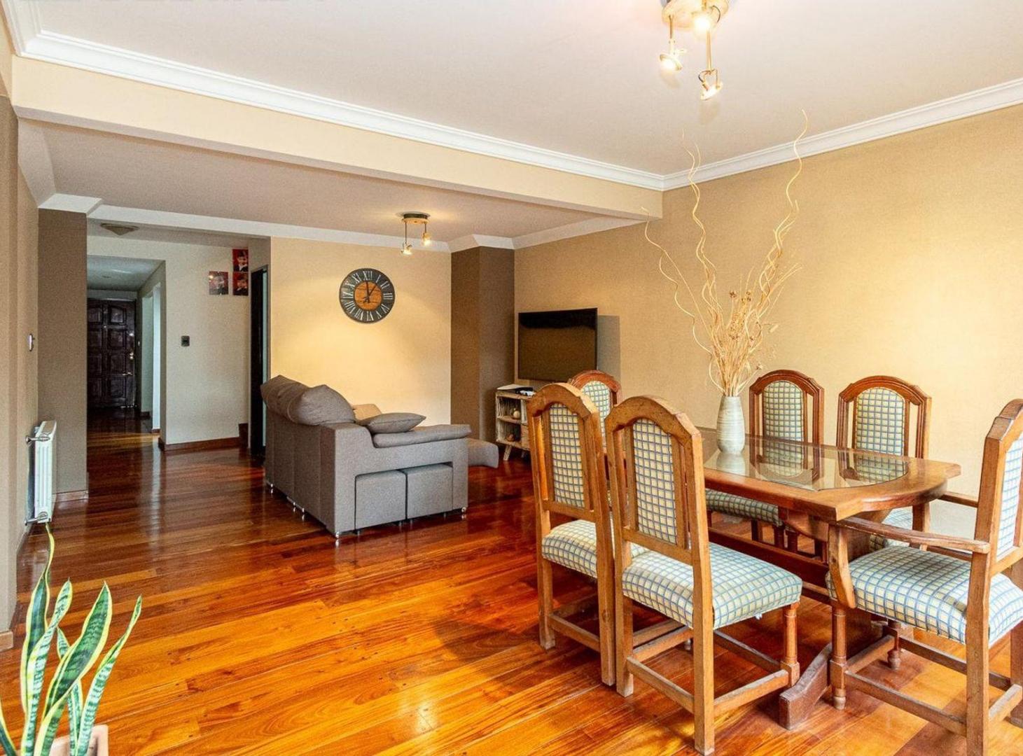 Foto de Venta casa en Villa del Parque - Cocheras - Pileta, imagen 4