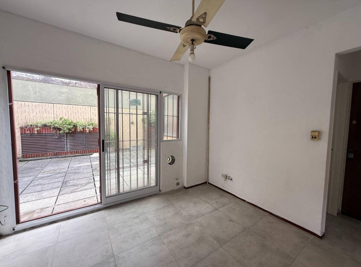 Foto de VENTA DEPARTAMENTO 2 AMBIENTES CON PATIO - ALMAGRO, imagen 3