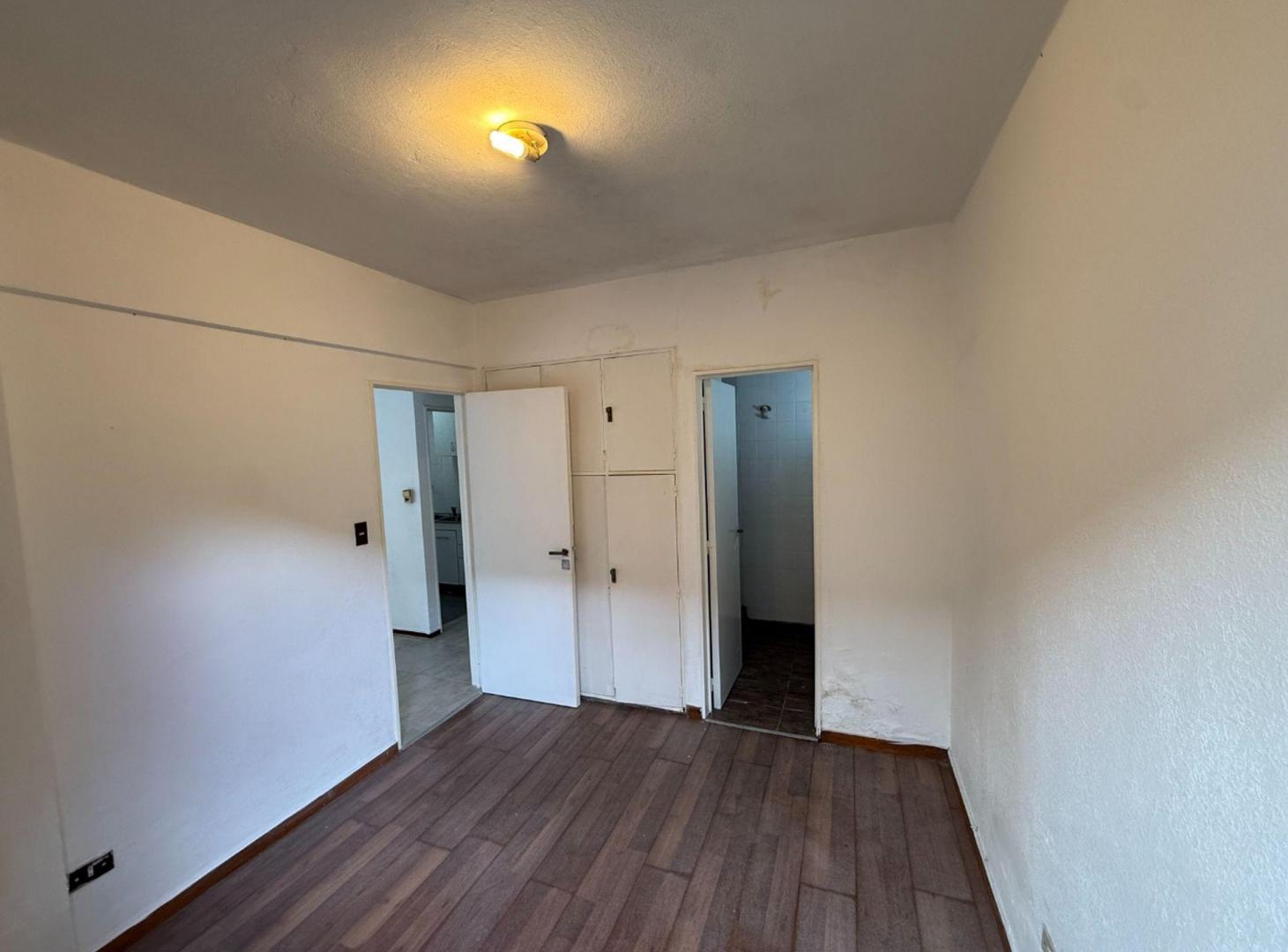 Foto de VENTA DEPARTAMENTO 2 AMBIENTES CON PATIO - ALMAGRO, imagen 5