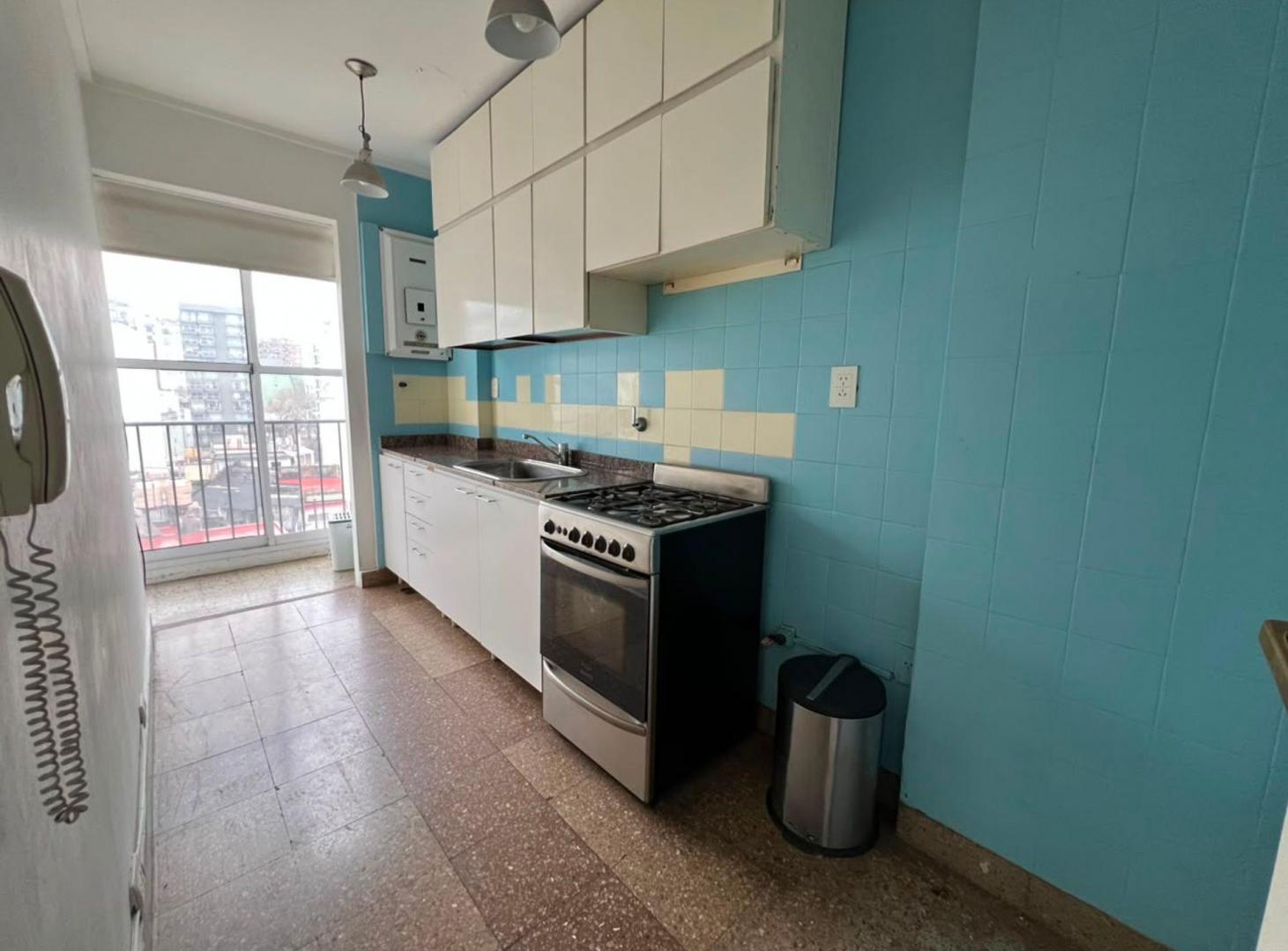 Foto de VENTA DEPTO 2 AMBIENTES EN RECOLETA CON BALCON, imagen 2