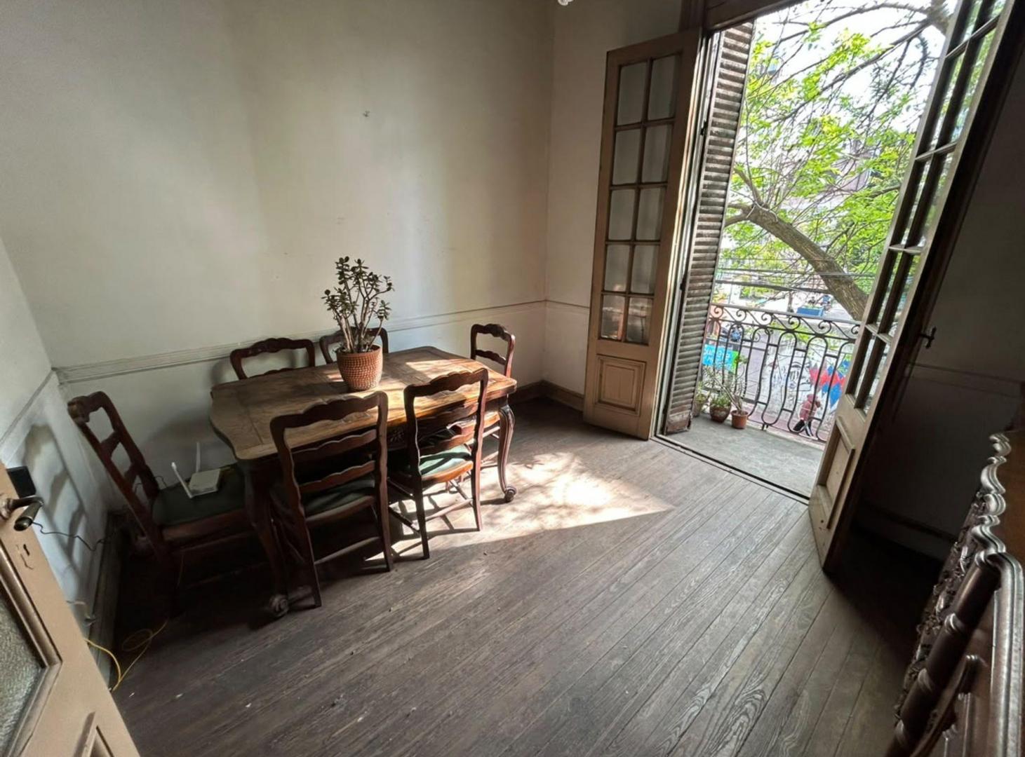 Foto de VENTA DEPTO 3 AMBIENTES CON BALCON MONSERRAT, imagen 1