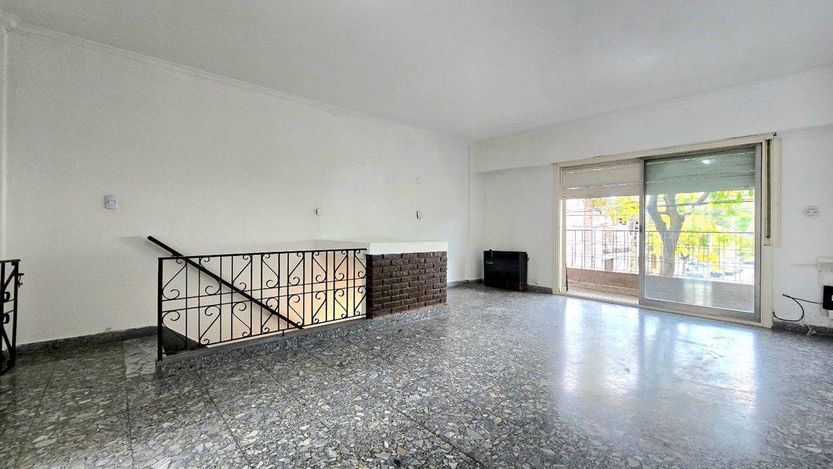 Foto de VENTA - PH 5 amb. CON JARDIN, TERRAZA Y COCHERA, imagen 1