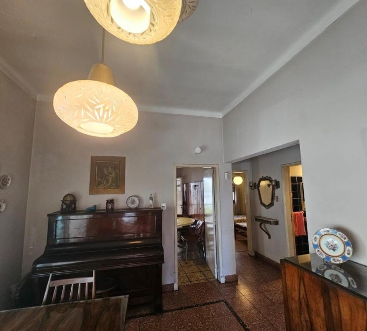 Venta casa 3 ambientes Lanús Este