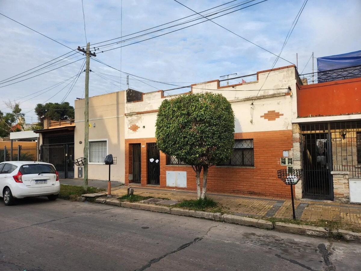 Foto de Venta En Block 3 Departamentos Tipo Casa Lanus Oeste, imagen 3
