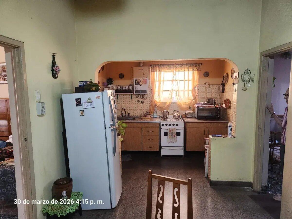 Foto de Casa 3 Ambientes Con Garage O Local Y Fondo, imagen 3
