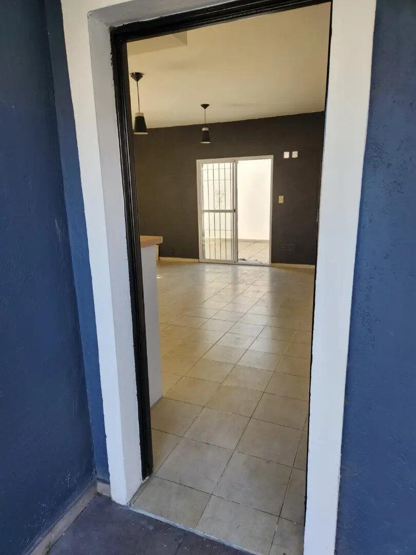 Foto de Venta Ph Al Frente 3 Amb. Patio Y Cochera Banfield Permuta -, imagen 4