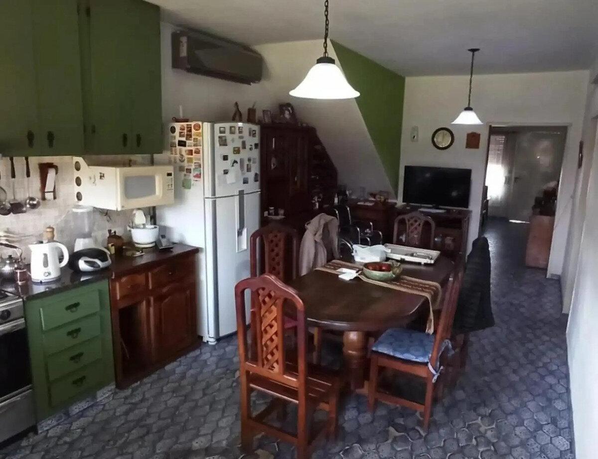 Foto de Venta Casa 5 Ambientes Con Garage Y Quincho, Lote 500 M2, Ac, imagen 4